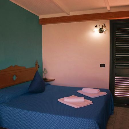 La Trinacria Bed & Breakfast จีอาร์ดีนี นักซอส ภายนอก รูปภาพ