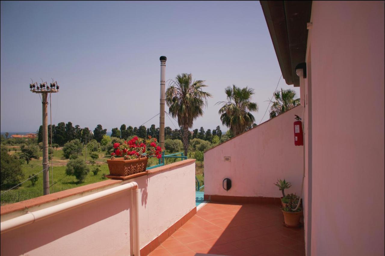 La Trinacria Bed & Breakfast จีอาร์ดีนี นักซอส ภายนอก รูปภาพ