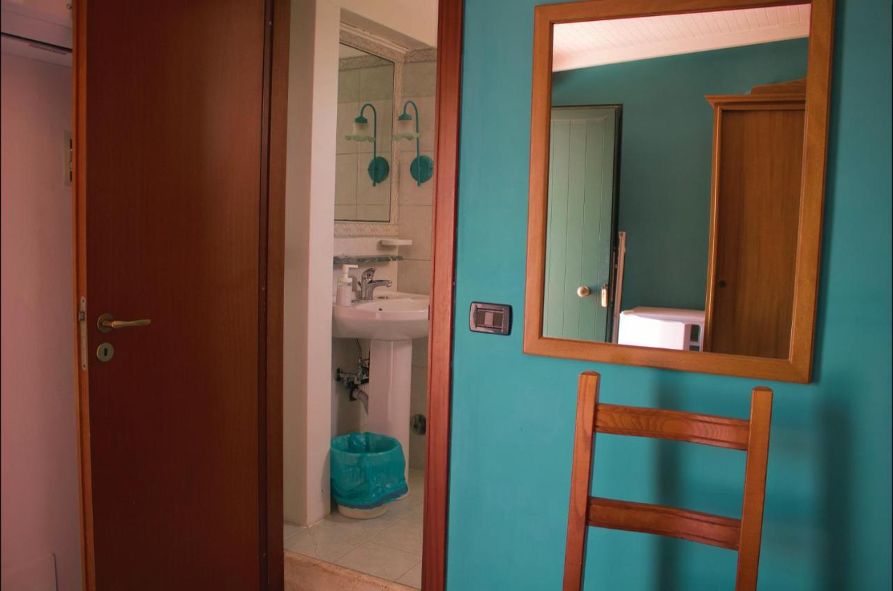 La Trinacria Bed & Breakfast จีอาร์ดีนี นักซอส ภายนอก รูปภาพ