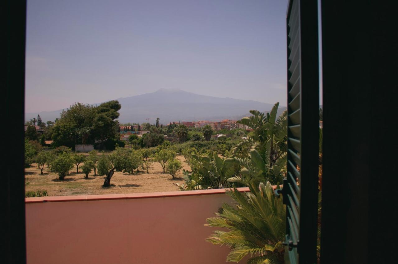 La Trinacria Bed & Breakfast จีอาร์ดีนี นักซอส ภายนอก รูปภาพ