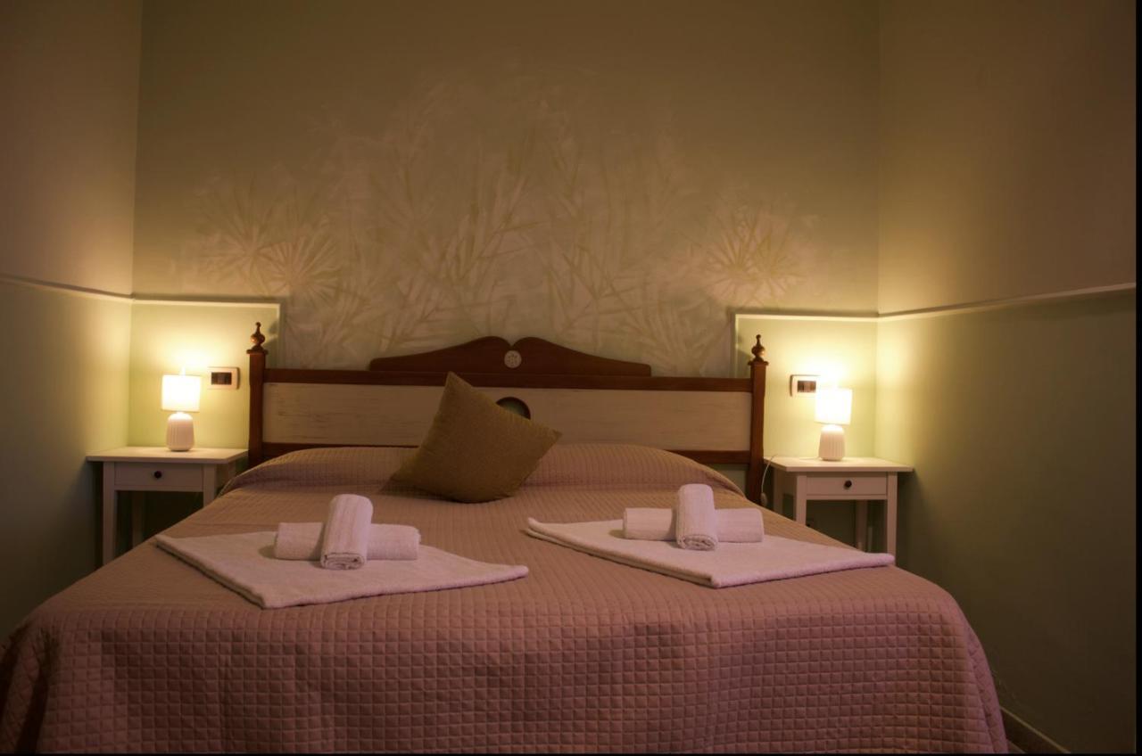 La Trinacria Bed & Breakfast จีอาร์ดีนี นักซอส ภายนอก รูปภาพ