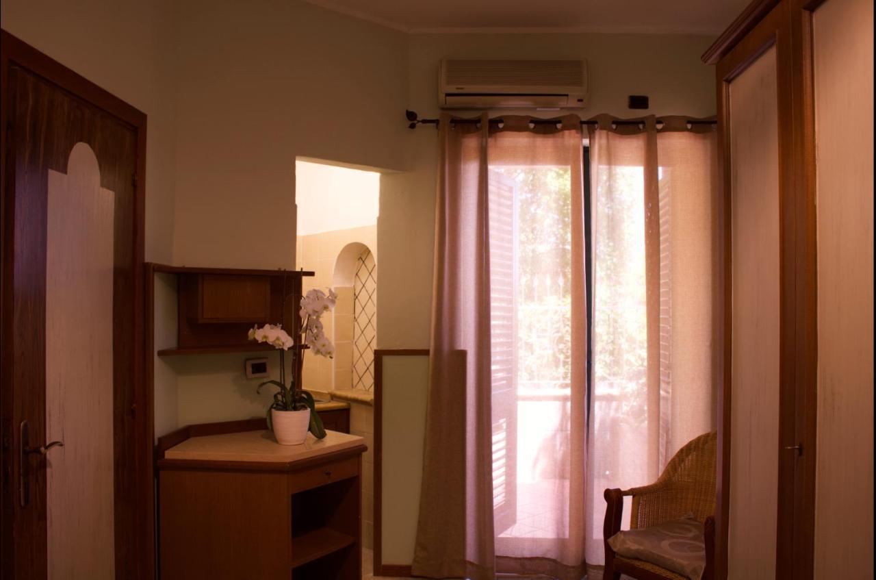 La Trinacria Bed & Breakfast จีอาร์ดีนี นักซอส ภายนอก รูปภาพ